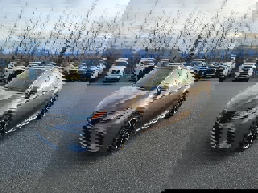 Used 2019 Toyota Camry XSE image 1