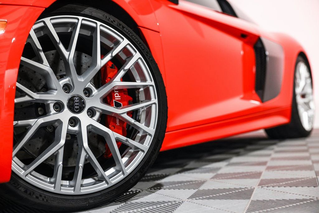 Used 2017 Audi R8 V10 plus image 11