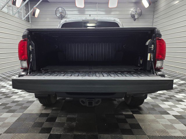 Used 2019 Toyota Tacoma TRD Sport w/ Technology Package AWD/4WD image 12