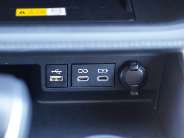 Used 2024 Toyota Highlander XLE AWD/4WD image 35