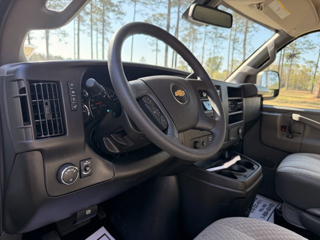 Used 2025 Chevrolet Express 3500 LT w/ LT Preferred Equipment Group RWD image 16