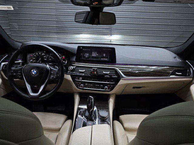 Used 2018 BMW 530i xDrive AWD/4WD image 12