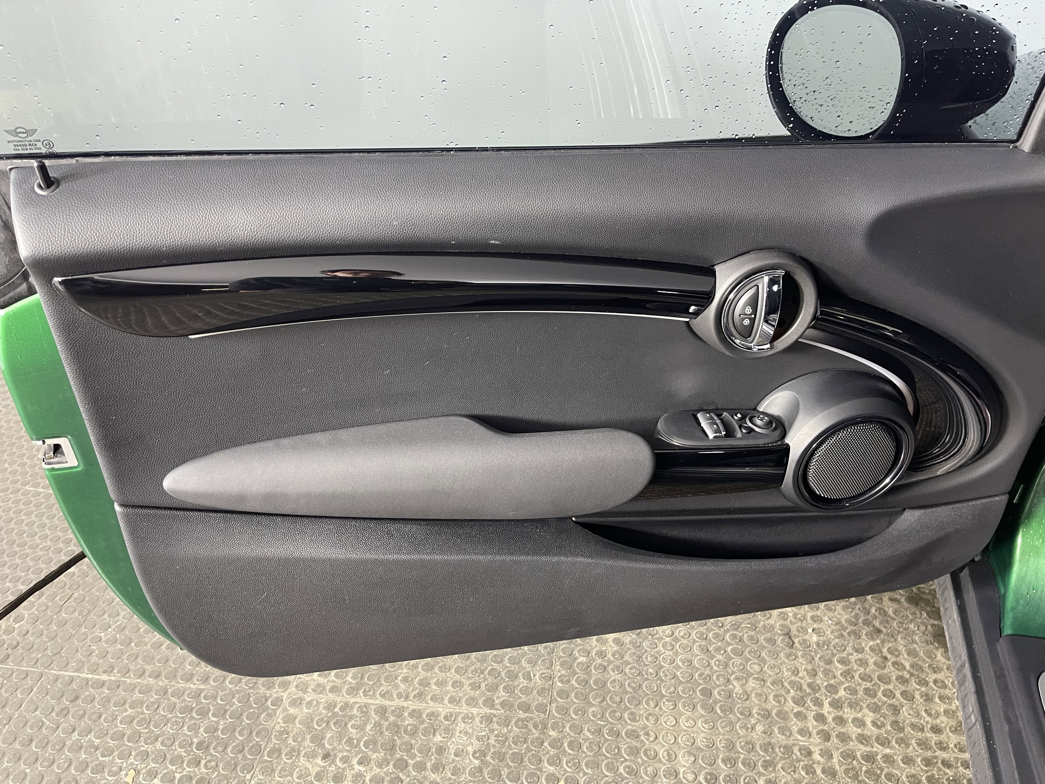 Used 2024 MINI Cooper 2-Door Hardtop image 10