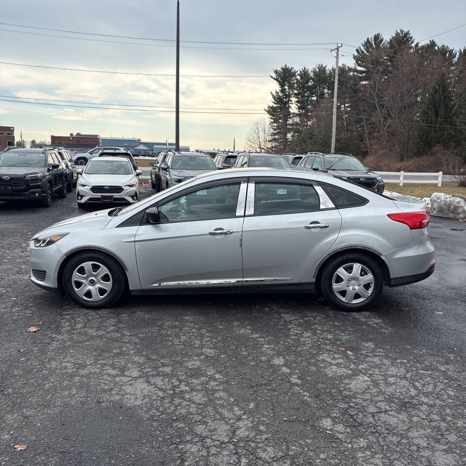 Used 2017 Ford Focus S FWD image 2