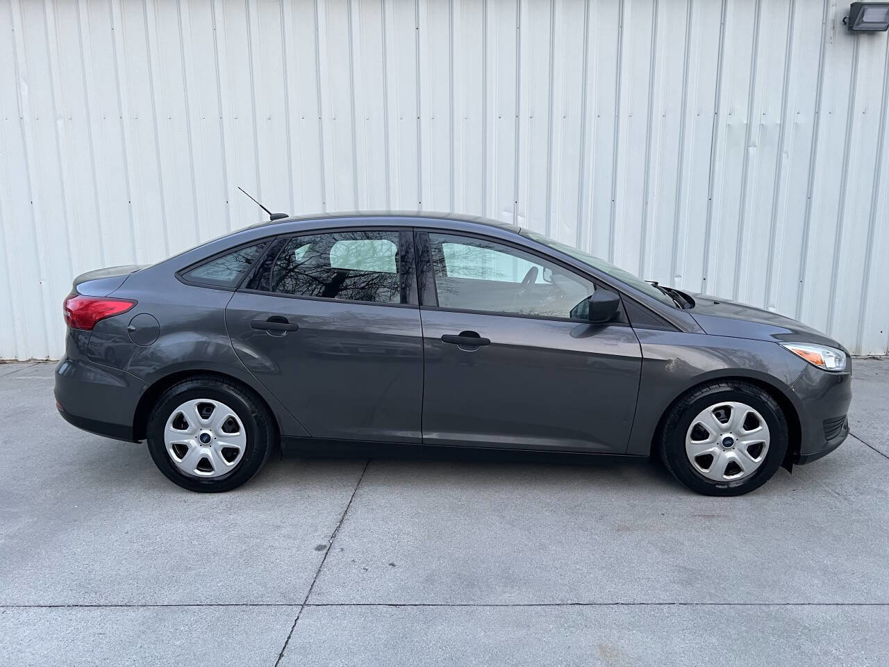 Used 2018 Ford Focus S FWD image 2