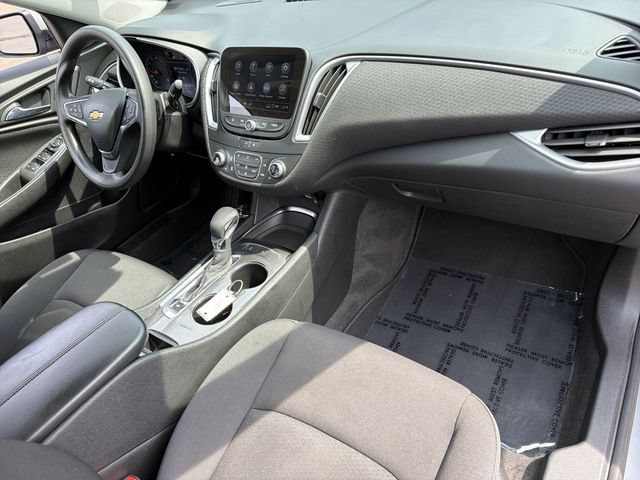 Used 2025 Chevrolet Malibu LT FWD image 34