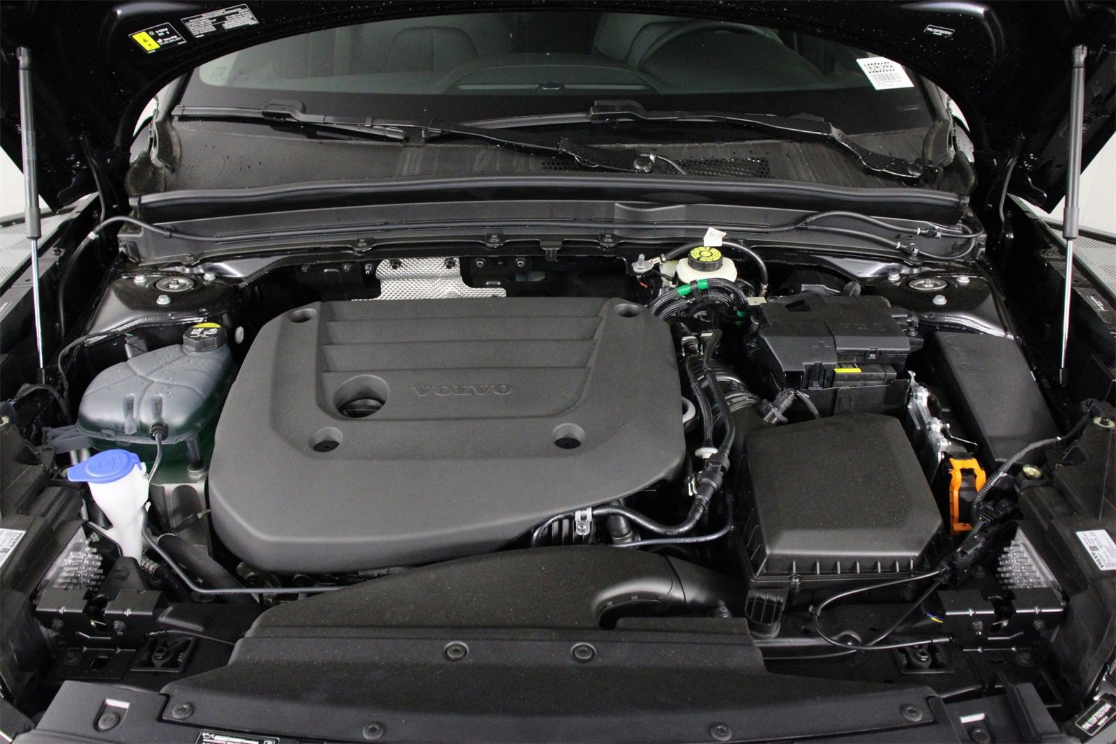 New 2025 Volvo XC40 B5 Ultra w/ Climate Package image 12