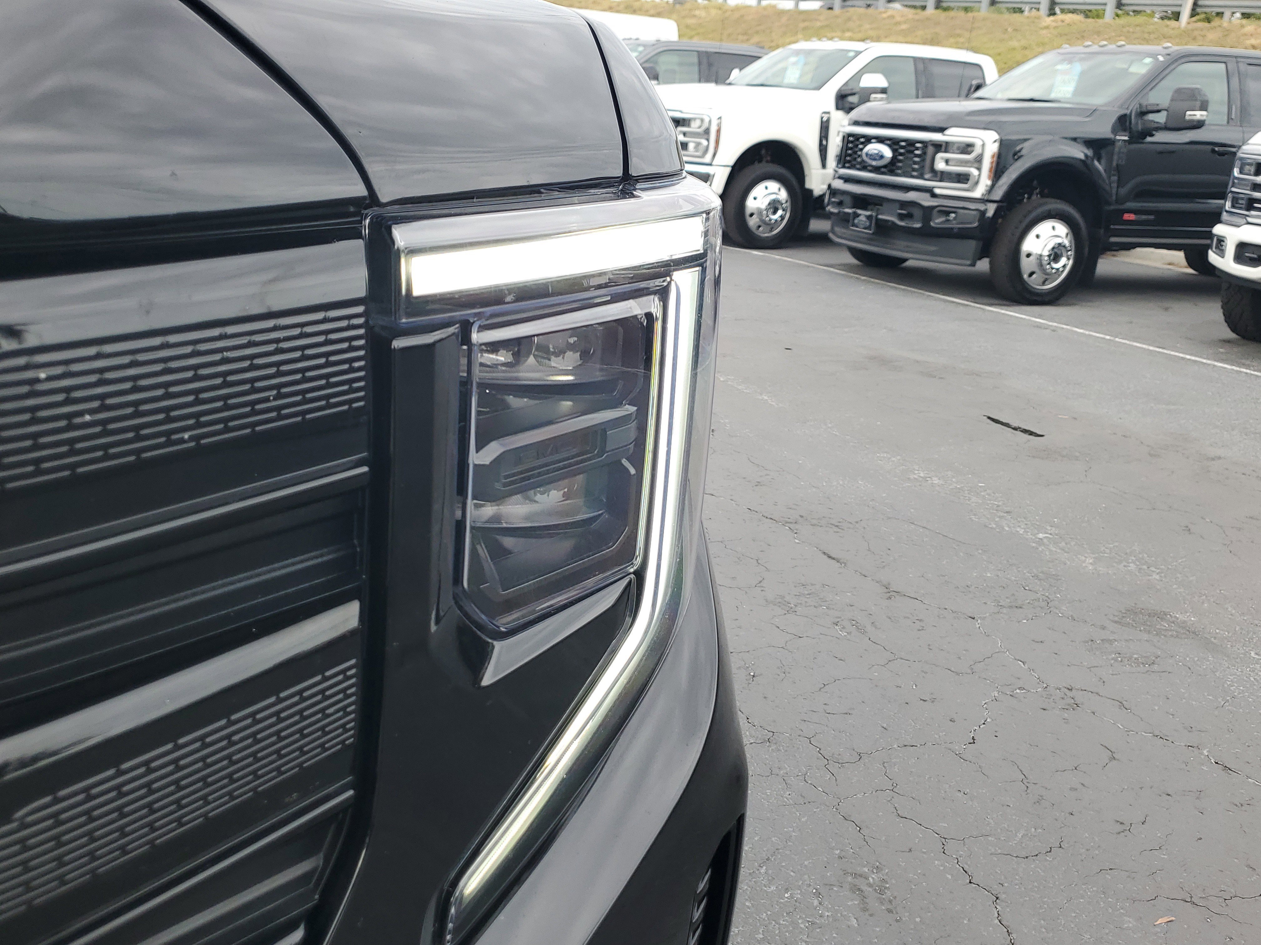 Used 2023 GMC Sierra 1500 Elevation image 3