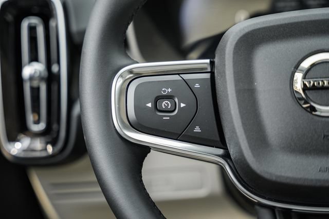 New 2026 Volvo XC40 B5 Ultra w/ Protection Package Premier AWD/4WD image 32