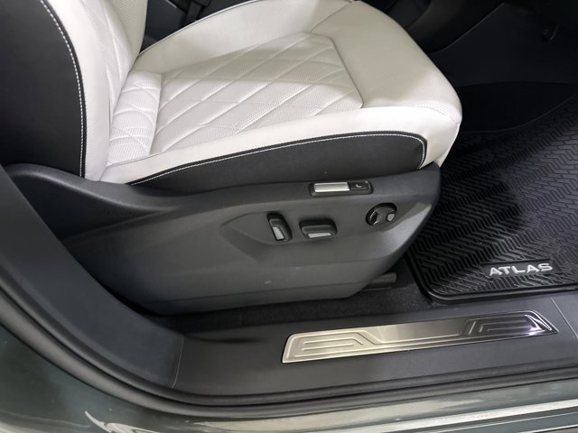 New 2026 Volkswagen Atlas Cross Sport SEL Premium R-Line image 37