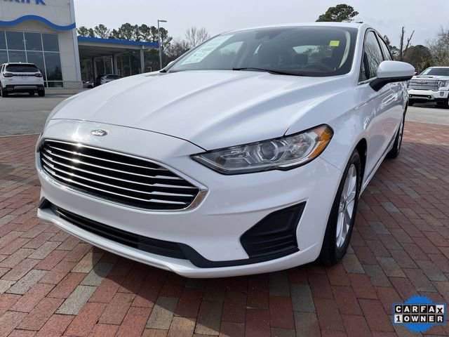 Used 2020 Ford Fusion SE image 1