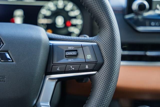 New 2025 Mitsubishi Outlander SEL image 30