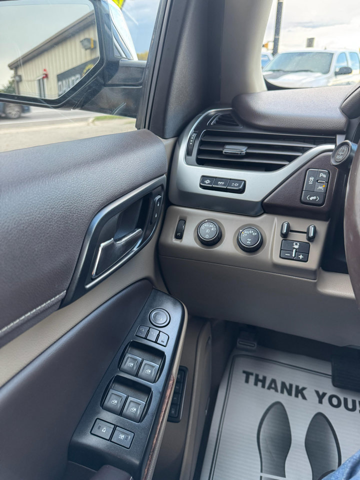 Used 2017 Chevrolet Suburban Premier image 24