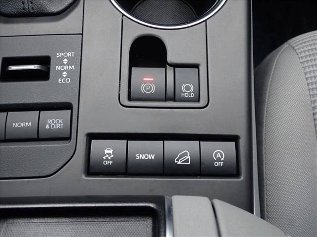 Used 2022 Toyota Highlander LE AWD/4WD image 22