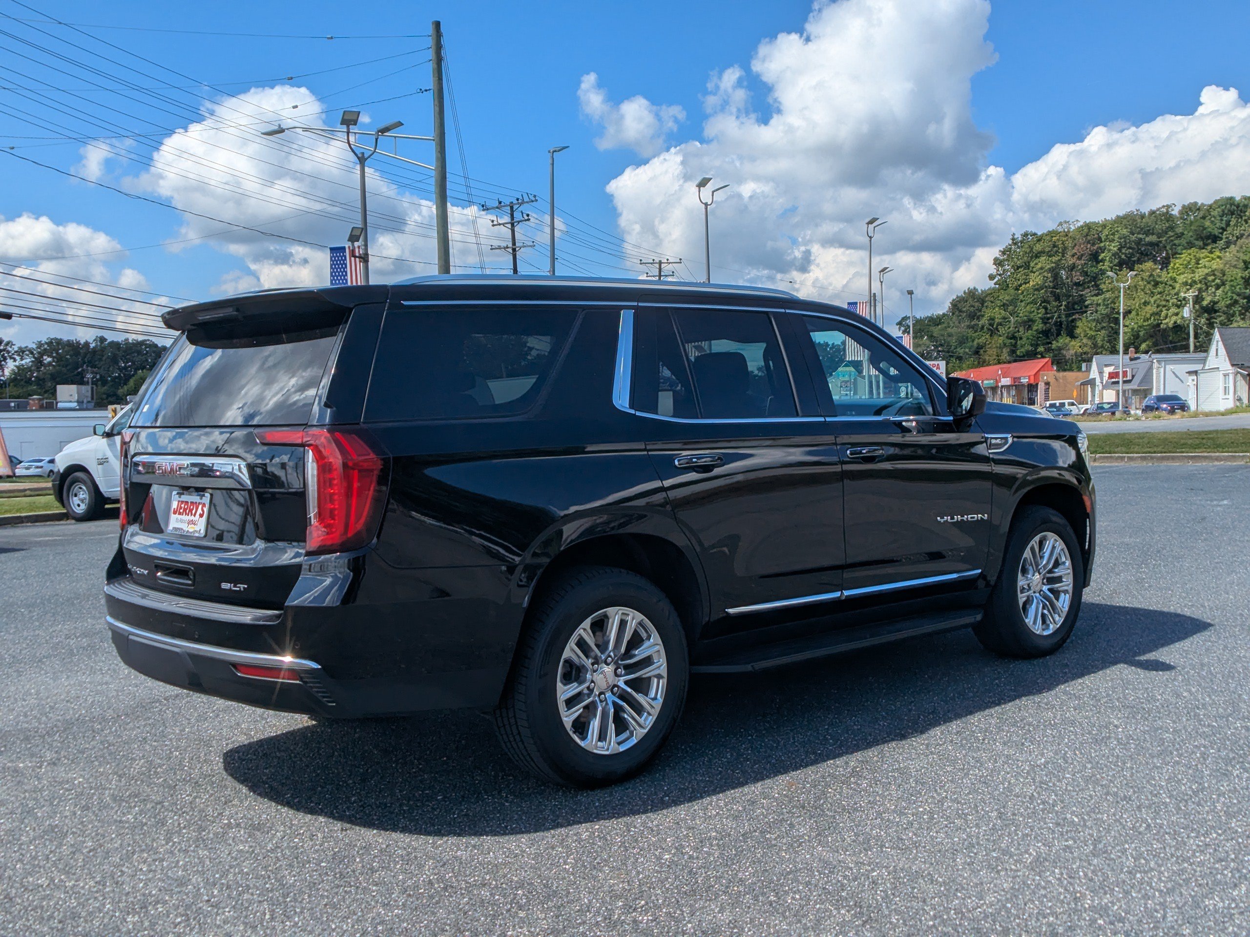 Used 2023 GMC Yukon SLT AWD/4WD image 10