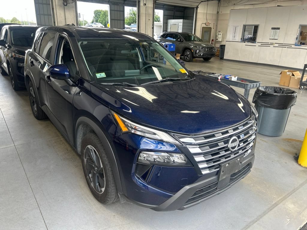 Used 2024 Nissan Rogue SV AWD/4WD image 1