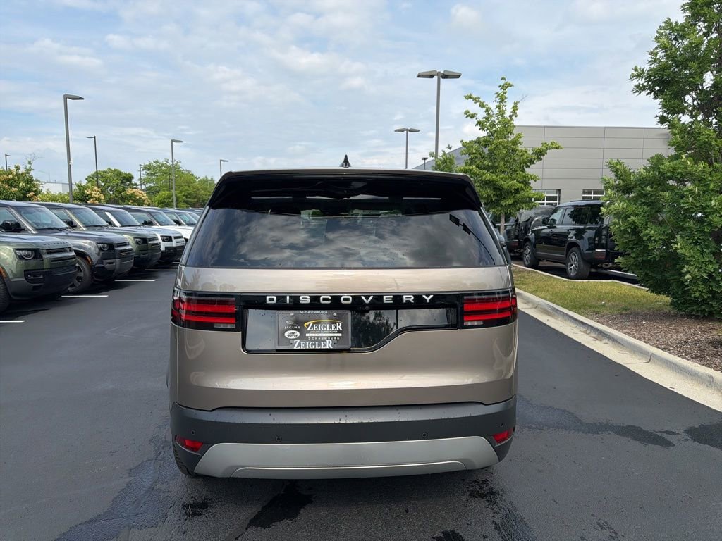 Used 2025 Land Rover Discovery S AWD/4WD image 4
