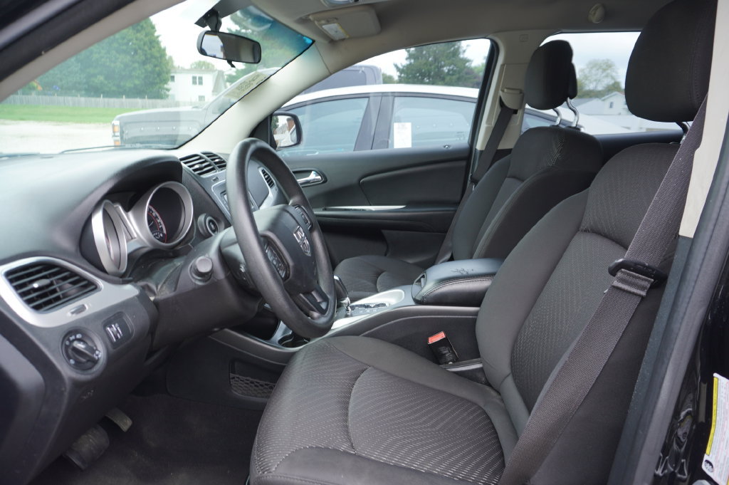 Used 2015 Dodge Journey FWD image 2