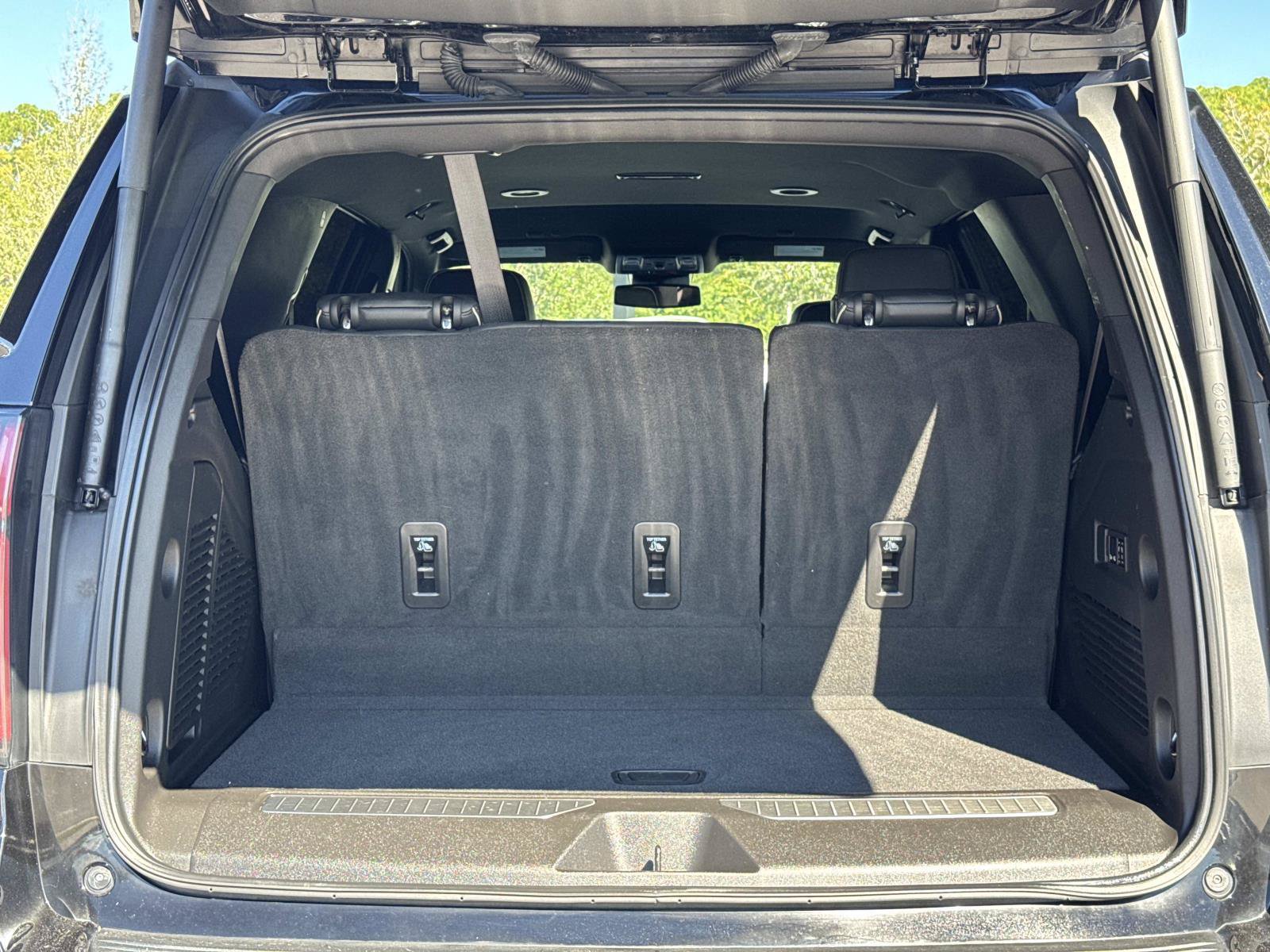 Used 2024 Chevrolet Tahoe Premier AWD/4WD image 5
