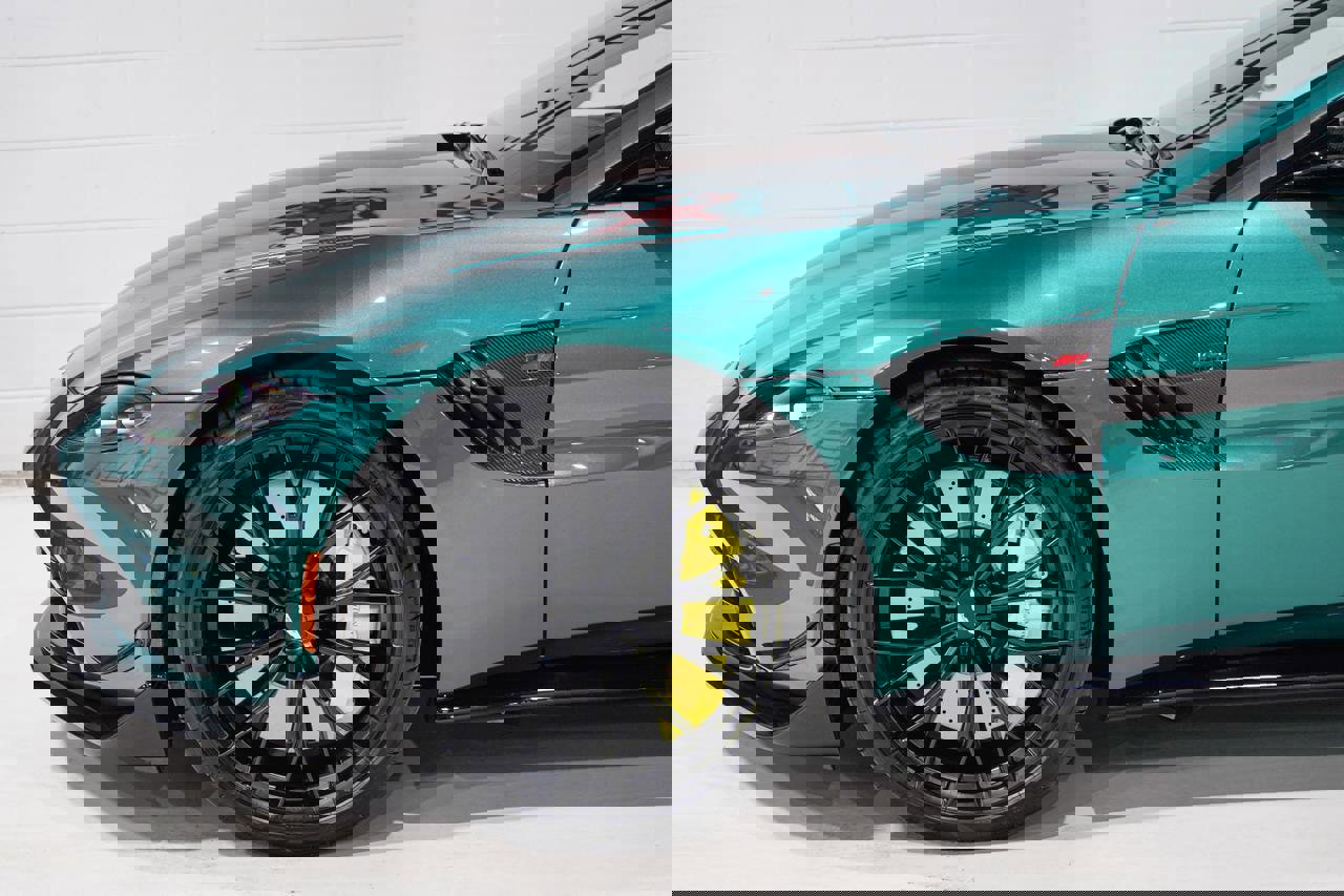 Used 2023 Aston Martin V8 Vantage Coupe image 34