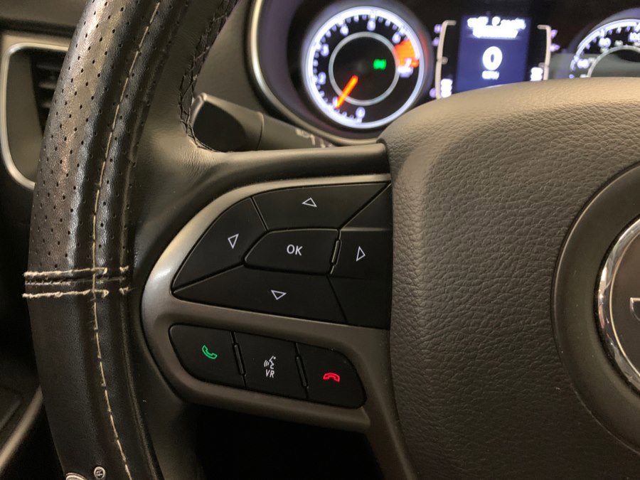 Used 2019 Jeep Cherokee Latitude Plus AWD/4WD image 22