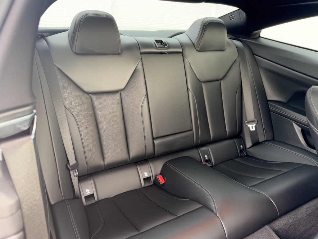 Used 2026 BMW 430i Coupe w/ M Sport Package RWD image 29