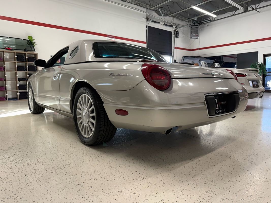 Used 2004 Ford Thunderbird image 41