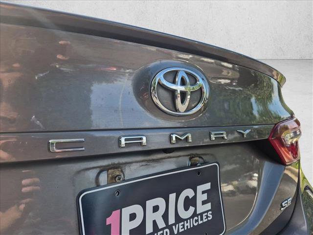 Used 2021 Toyota Camry SE FWD image 11
