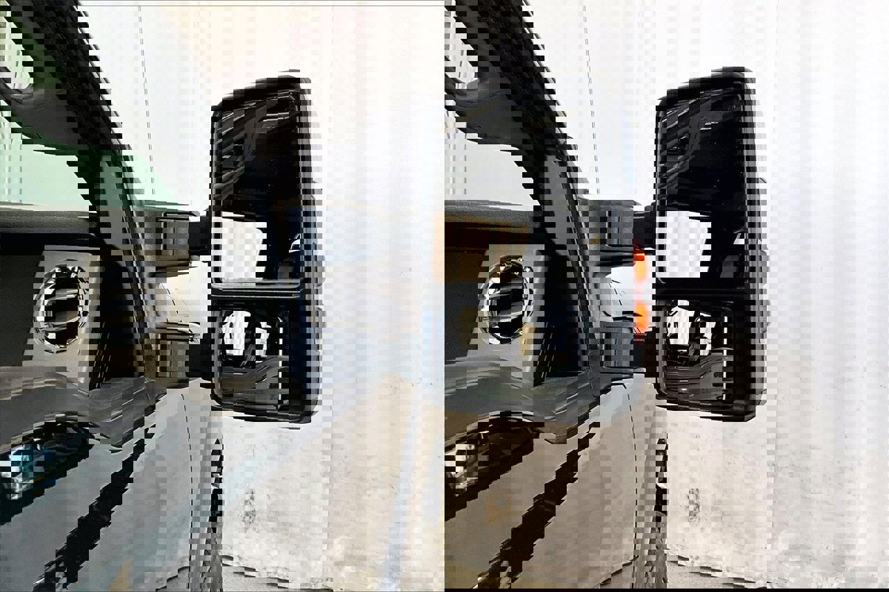 Used 2015 Ford F250 Lariat w/ Lariat Ultimate Package image 11