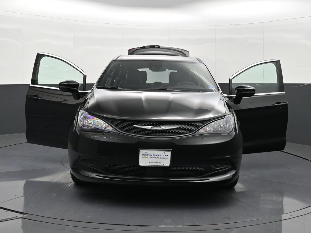 Used 2026 Chrysler Voyager LX FWD image 47