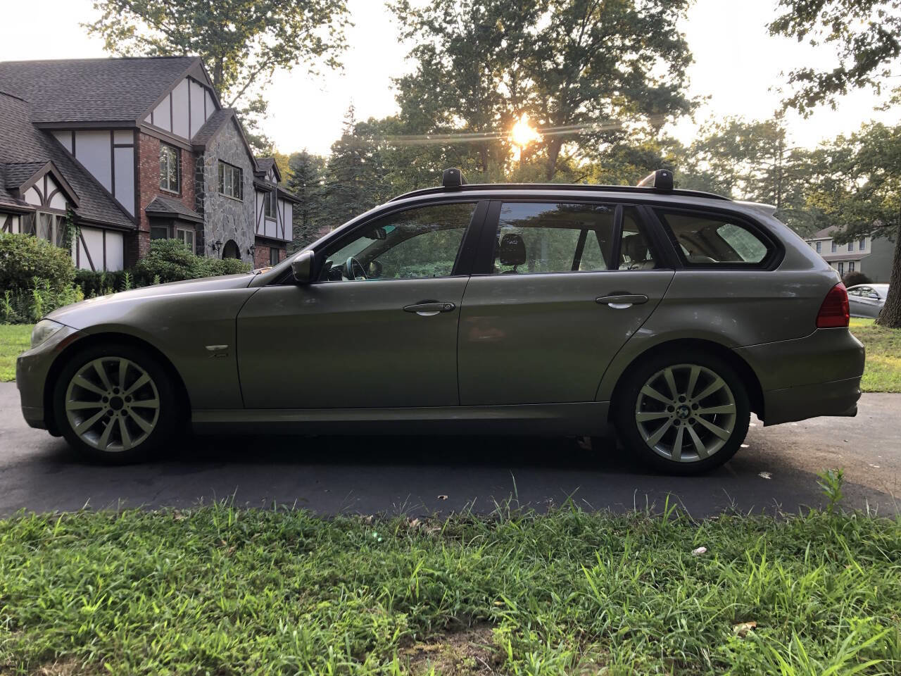 Used 2012 BMW 328i xDrive Wagon image 9