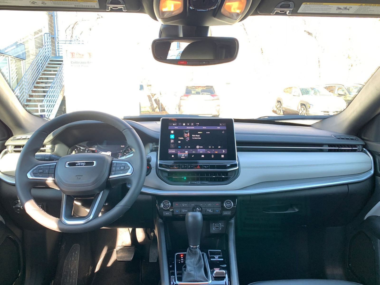 Used 2025 Jeep Compass Limited image 33