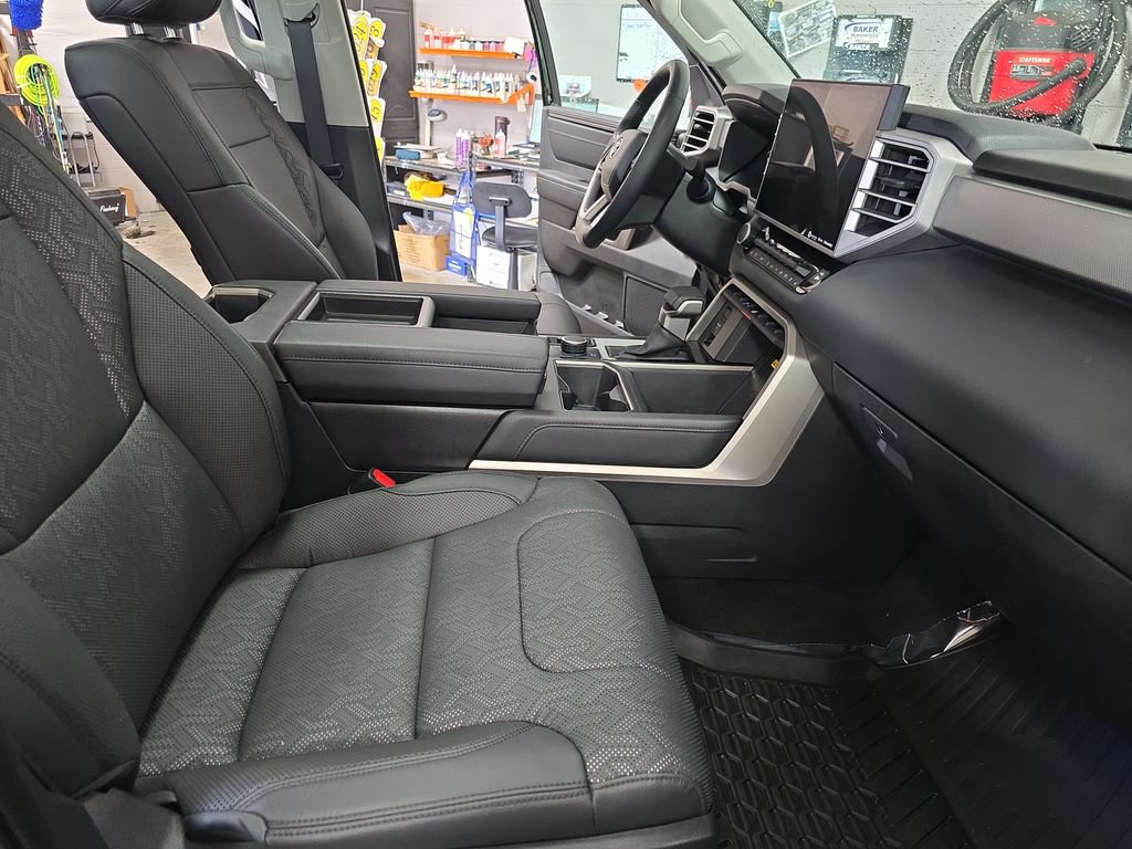 Used 2024 Toyota Tundra Limited AWD/4WD image 10