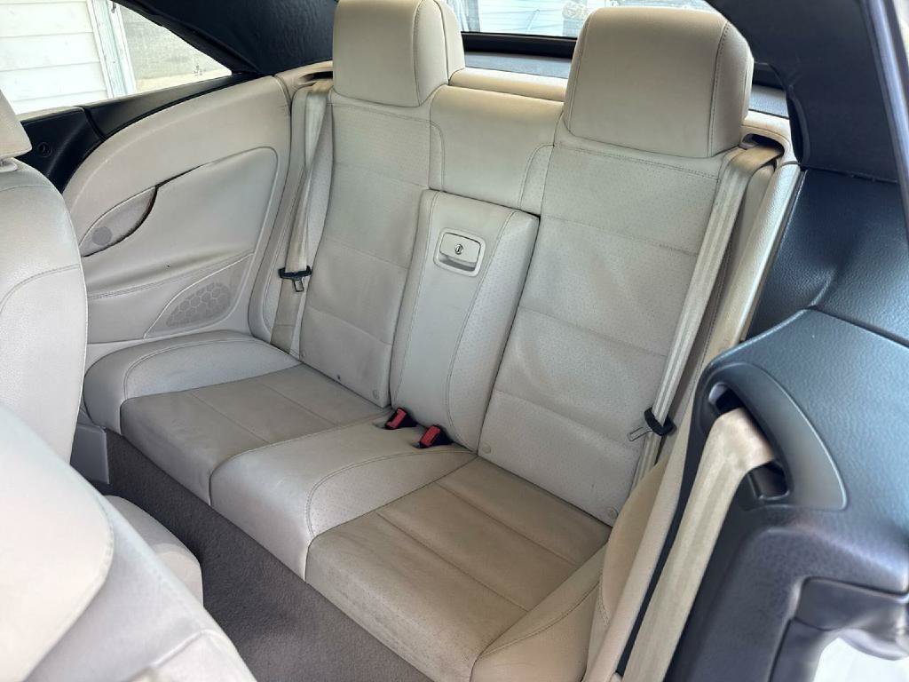 Used 2008 Volkswagen Eos FWD image 13