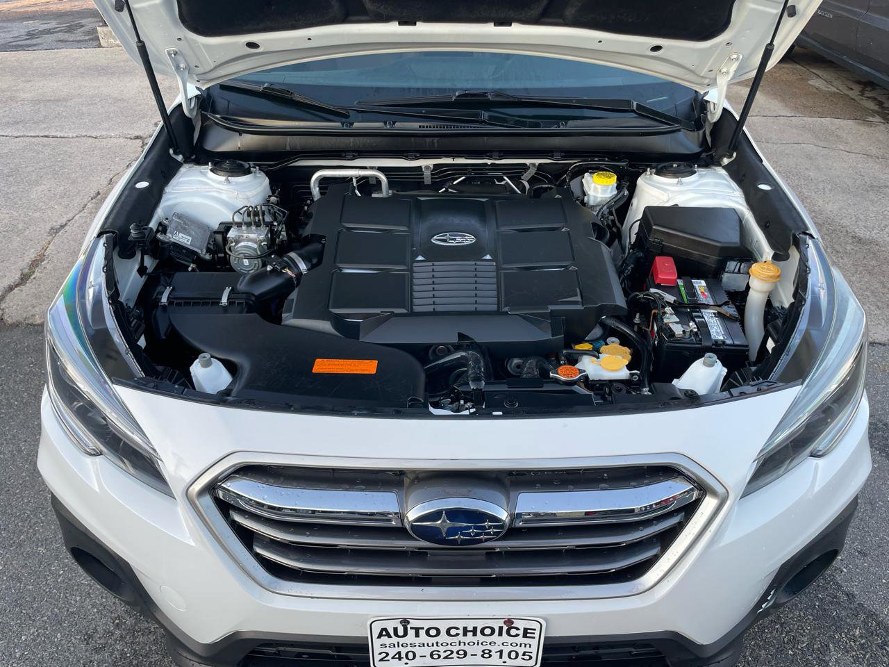 Used 2018 Subaru Outback 3.6R Touring AWD/4WD image 37
