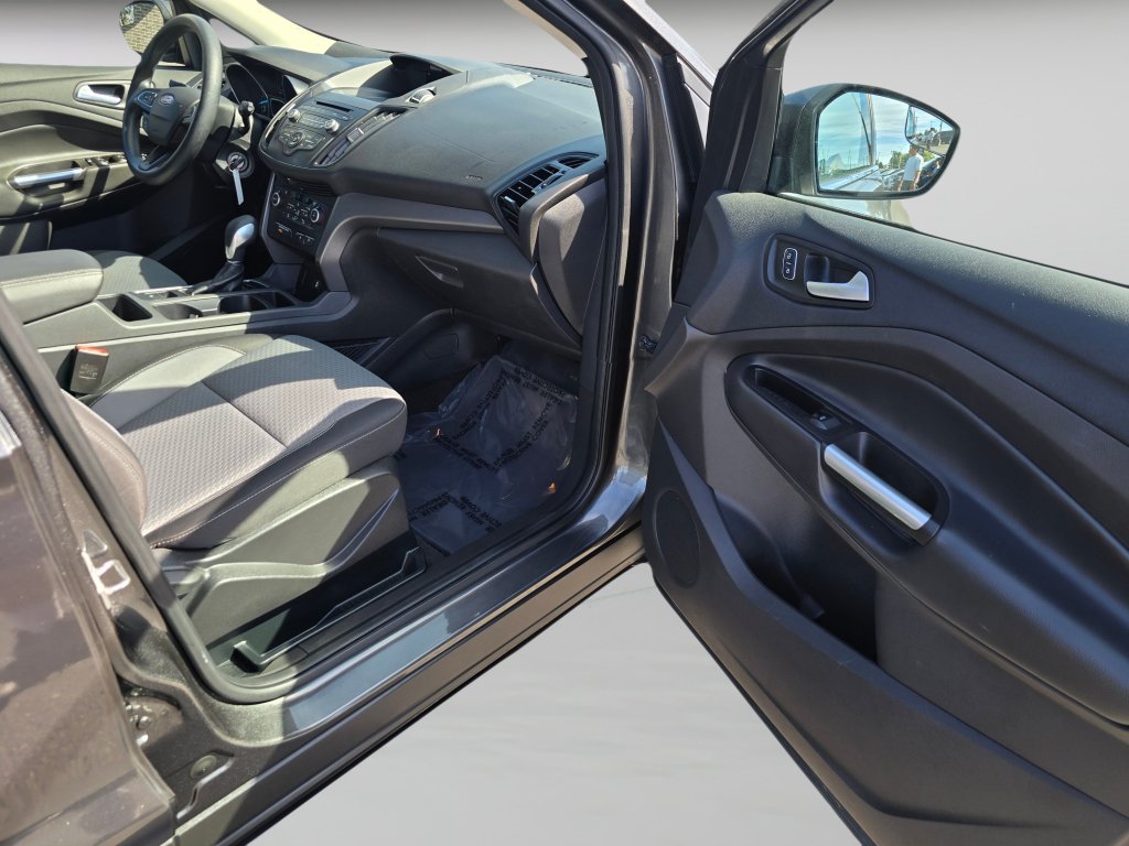 Used 2018 Ford Escape SE FWD image 27