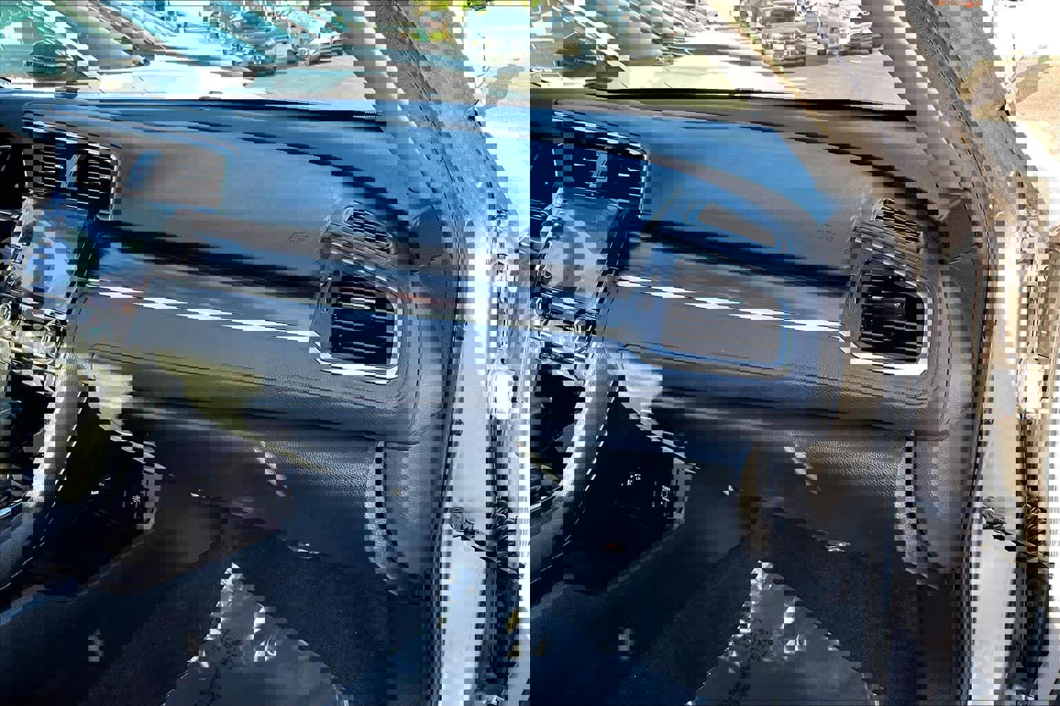 Used 2019 Honda Civic Touring image 18