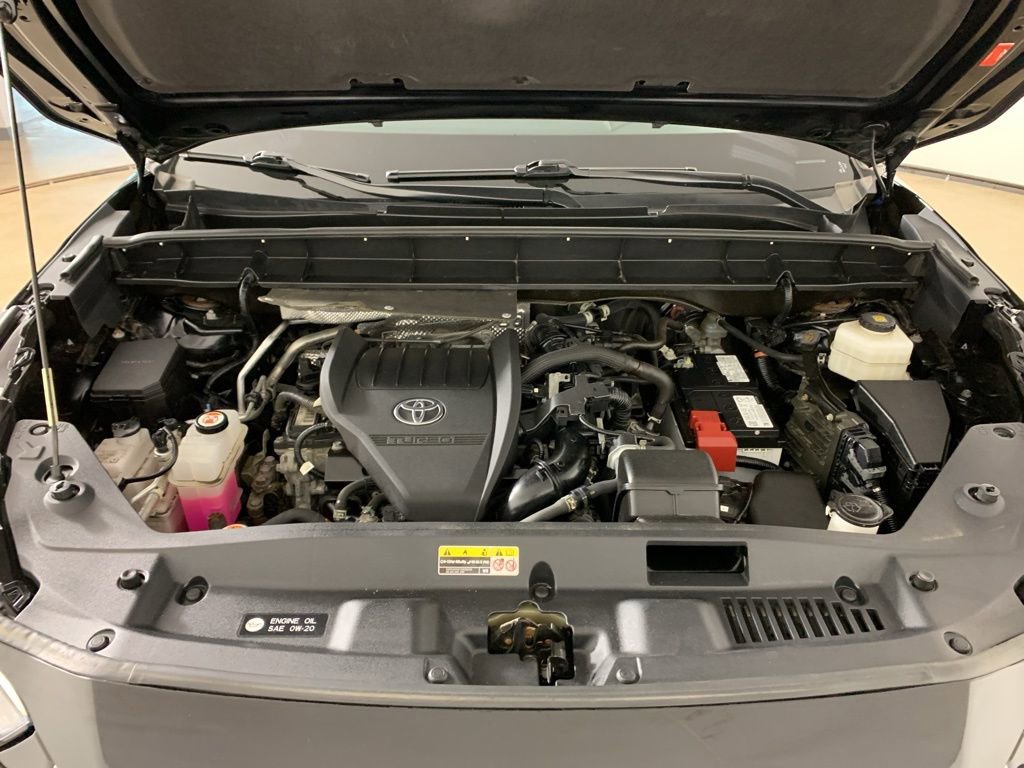 Used 2023 Toyota Highlander XLE image 46