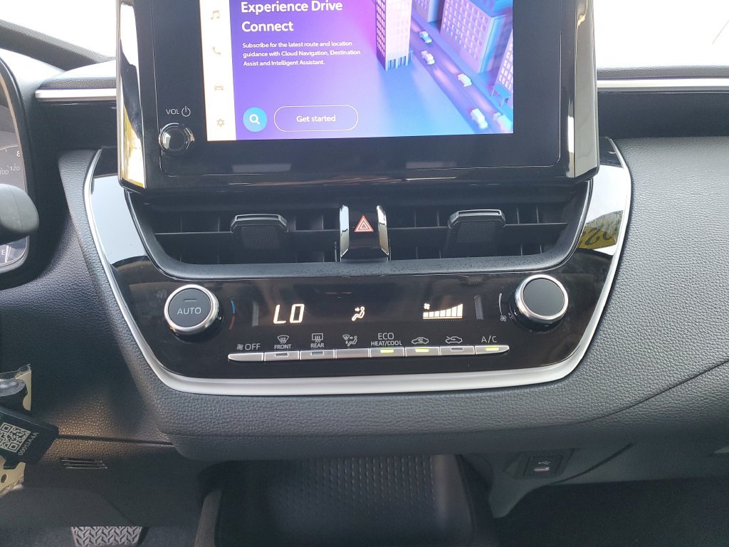 Used 2025 Toyota Corolla LE FWD image 31