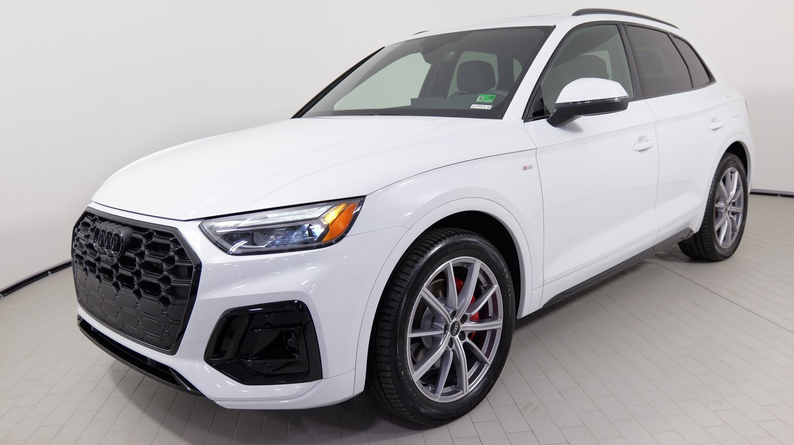 Used 2024 Audi Q5 e Premium Plus w/ Premium Plus Package image 5