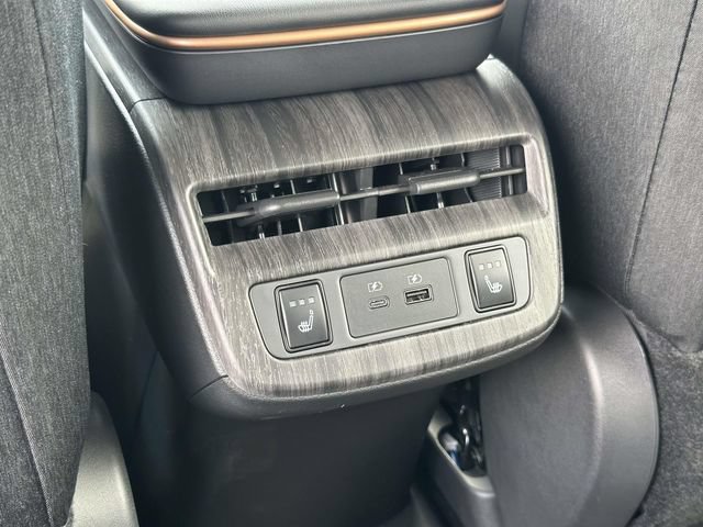 Used 2023 Nissan Ariya FWD image 16