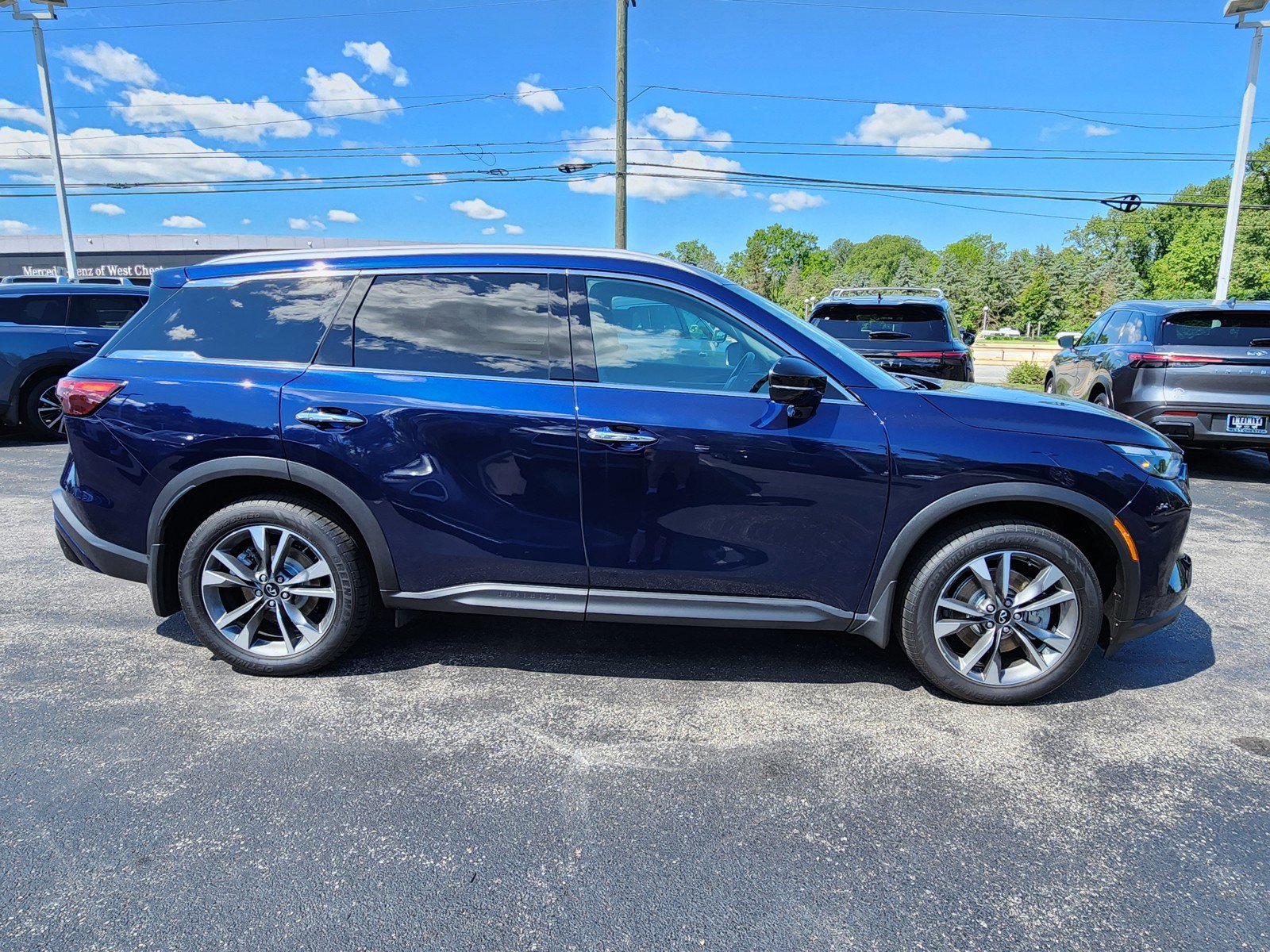 Certified 2023 INFINITI QX60 Luxe w/ Cargo Package AWD/4WD image 6