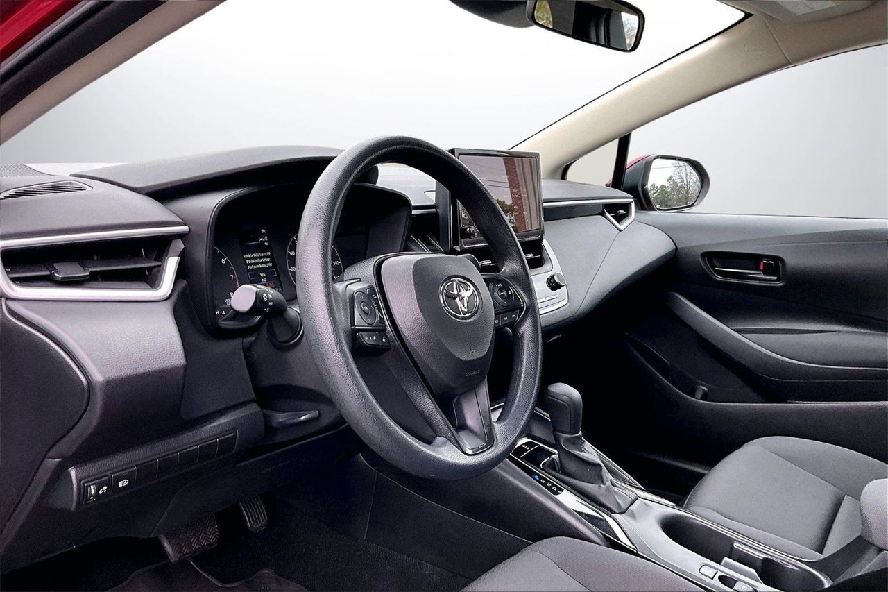 Used 2024 Toyota Corolla LE image 18