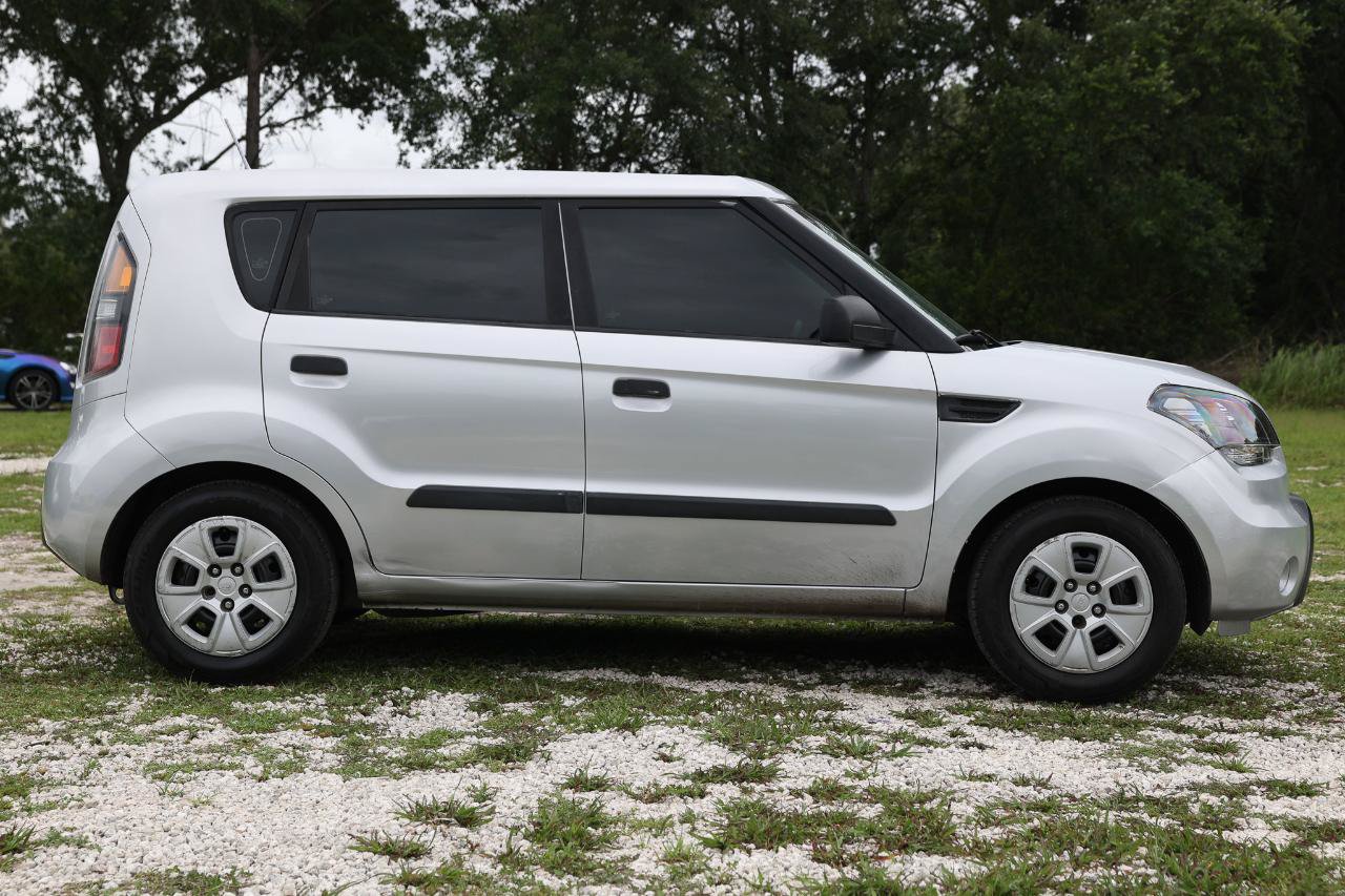 Used 2010 Kia Soul FWD image 13