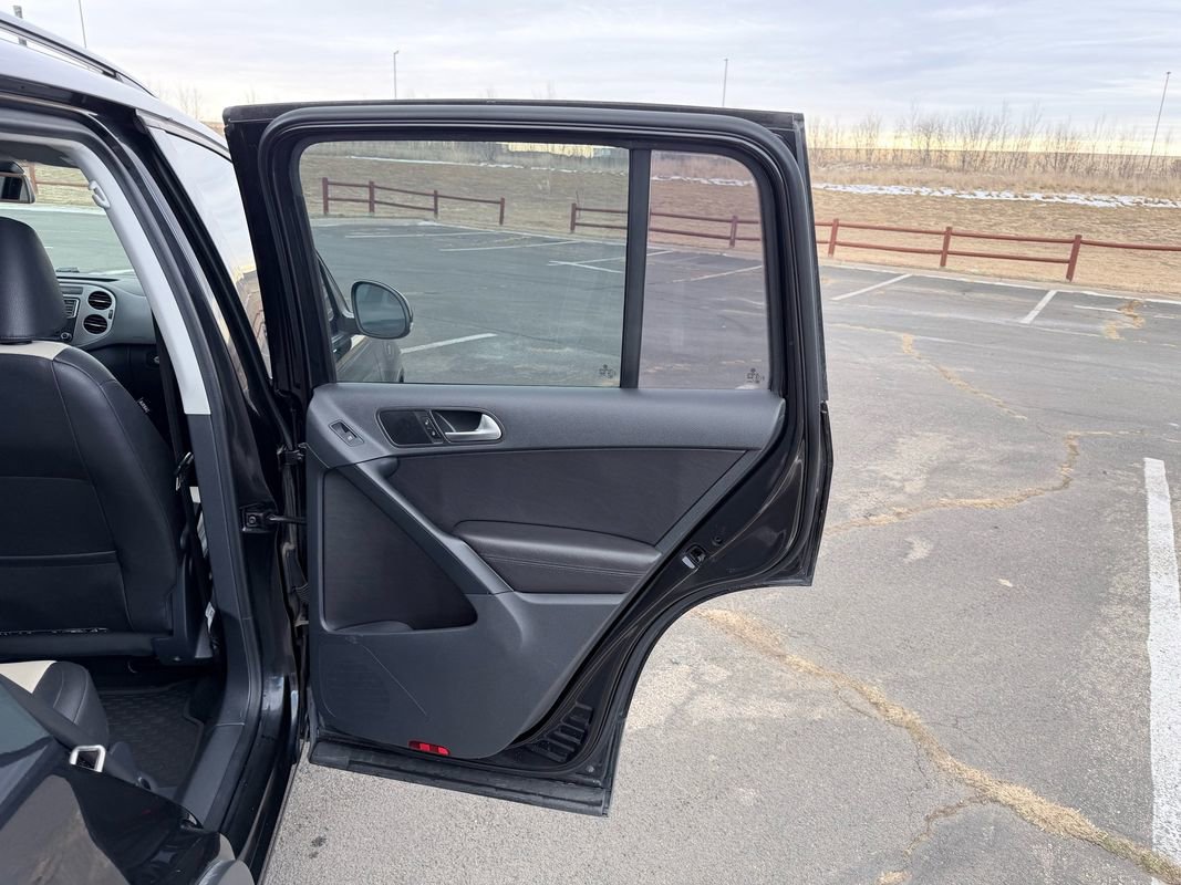 Used 2016 Volkswagen Tiguan S image 20