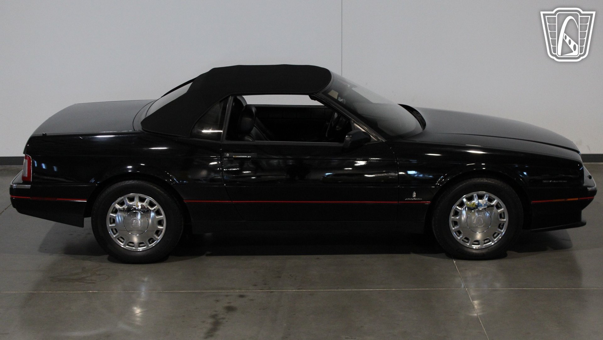 Used 1993 Cadillac Allante FWD image 16
