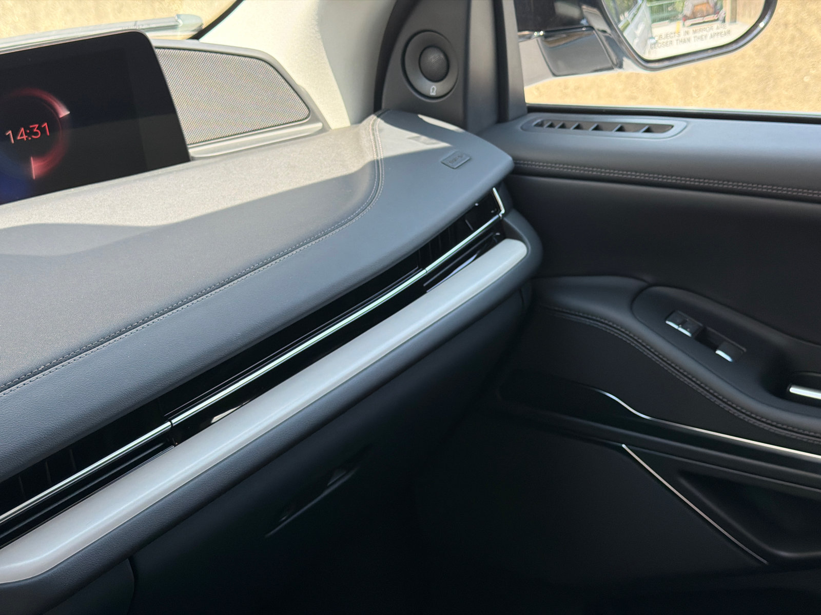 New 2027 Lincoln Navigator L Premier AWD/4WD image 32
