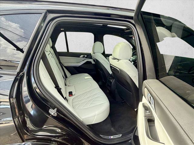 Used 2024 BMW X5 xDrive40i w/ M Sport Package AWD/4WD image 16