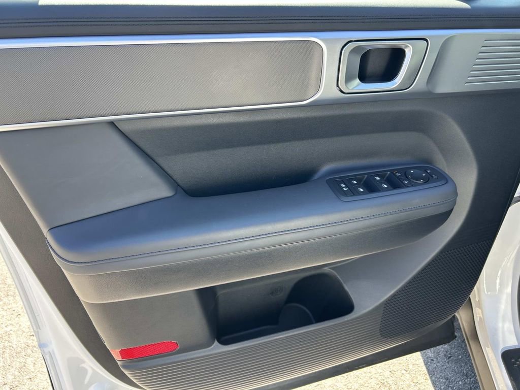 Used 2025 Hyundai Santa Fe SEL image 16