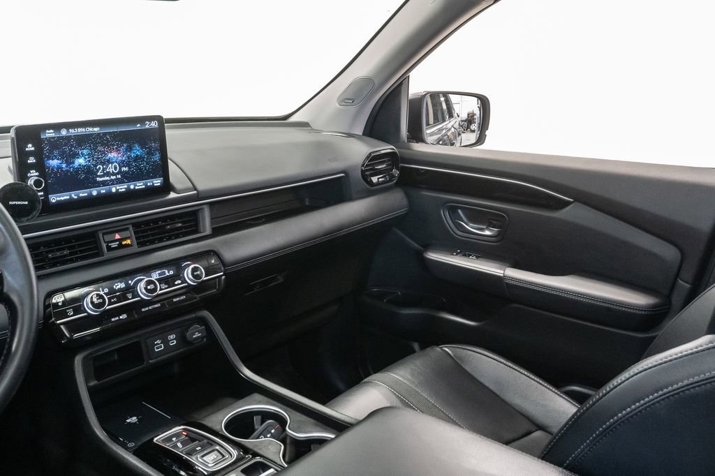 Used 2024 Honda Pilot Touring image 11